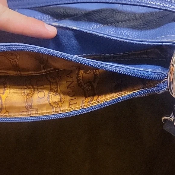 Tignanello Woman's blue leather purse. Beautiful, luxurious, minimal call outs - Picture 5 of 8
